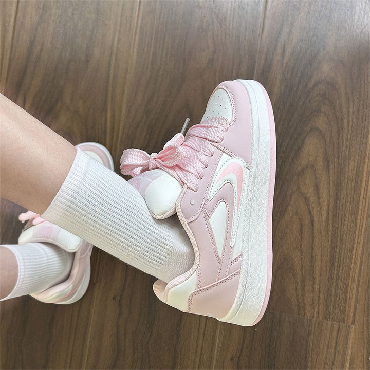 Damen Sneakers im trendigen Design mit dicker Laufsohle und aufregenden Schnürdetails Drune