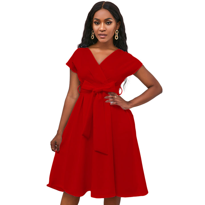 Damen Wickelkleid mit elegantem Schnitt und dekorativem Taillengürtel Drune