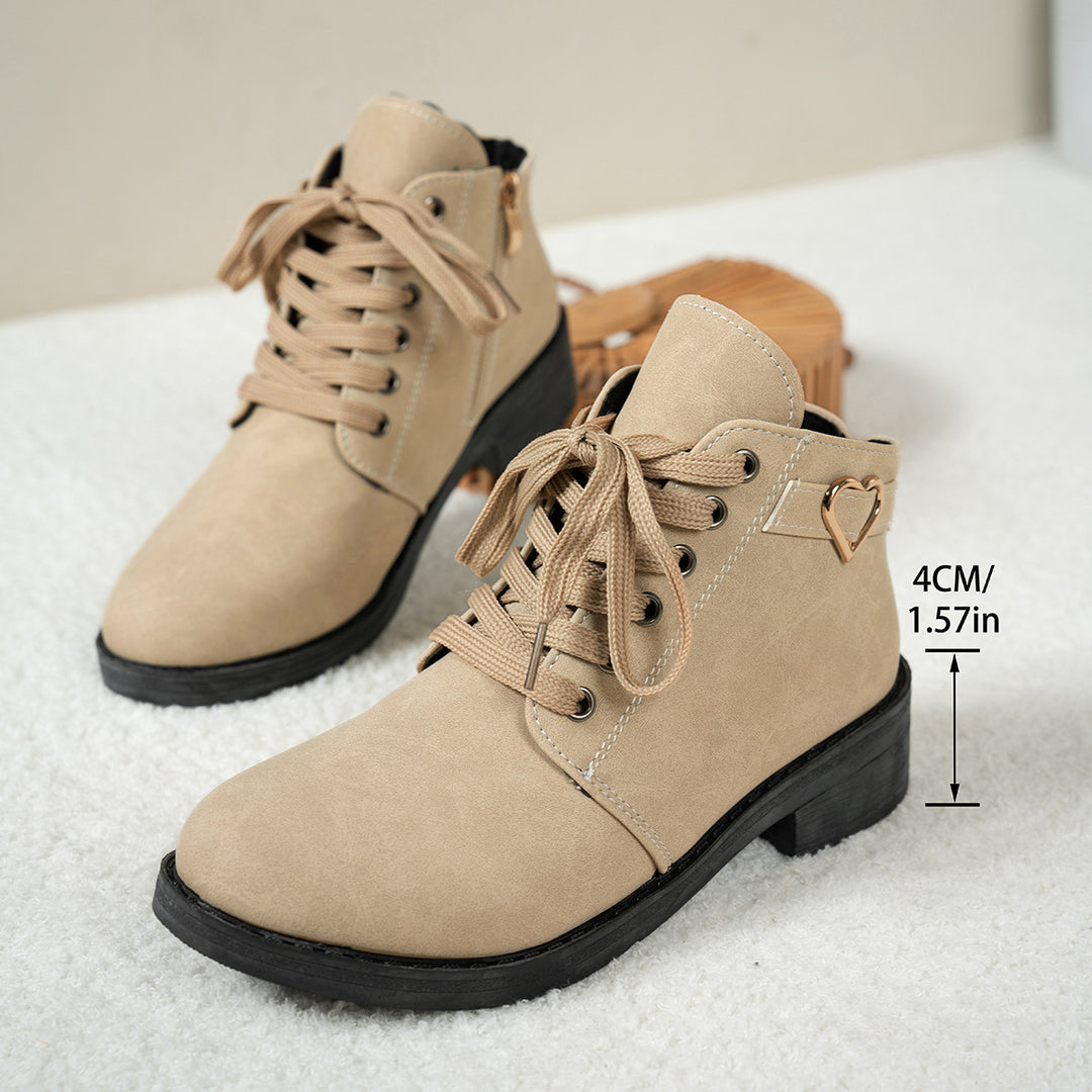 Damen Schnür-Booties mit kleinem Blockabsatz und Herz‑Metallapplikation Drune