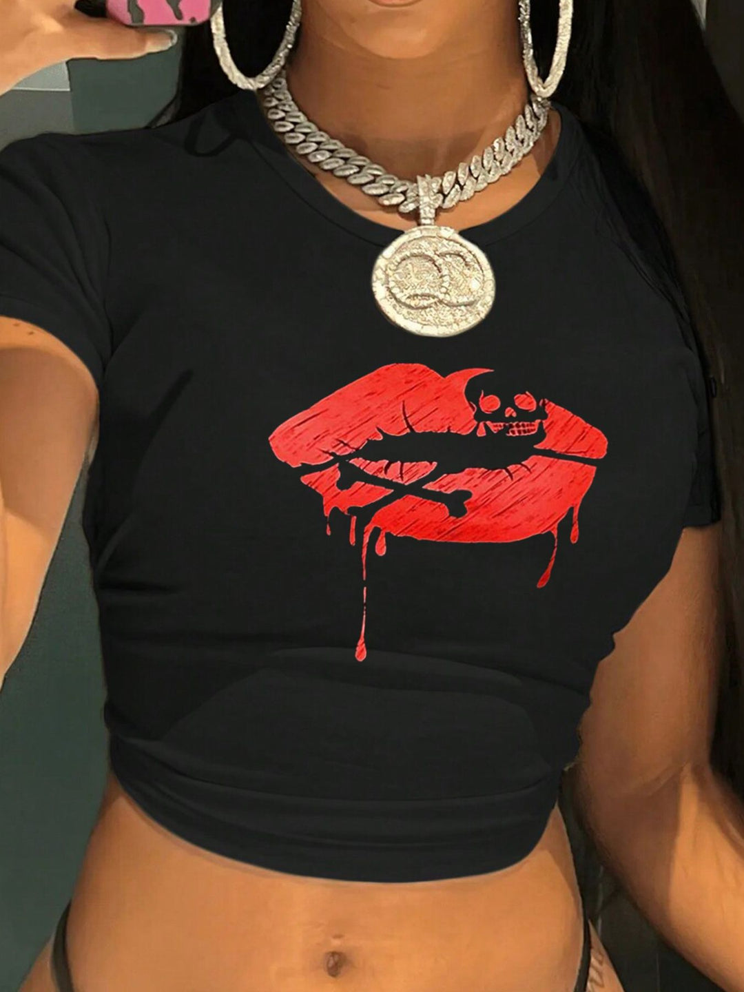 Damen Crop-T-Shirt mit kreativem Lippenmotiv und figurbetontem Schnitt Drune