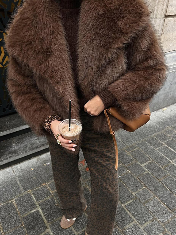 Damen Kurze voluminöse Kunstpelzjacke im Boxy‑Cut mit großem Schalkragen Drune