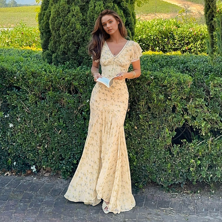 Damen Maxikleid mit zauberhaftem Blumenmuster und eleganter Rüschendetail Drune