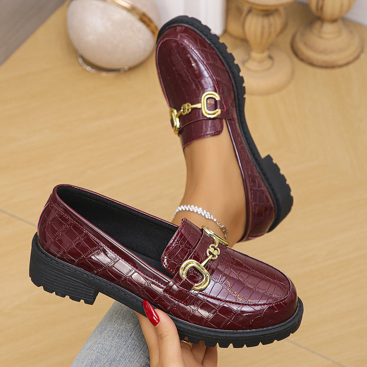 Damen nan glänzende Krokoprägung Loafer mit profilierter Traktorsohle und goldener Zierschnalle Drune
