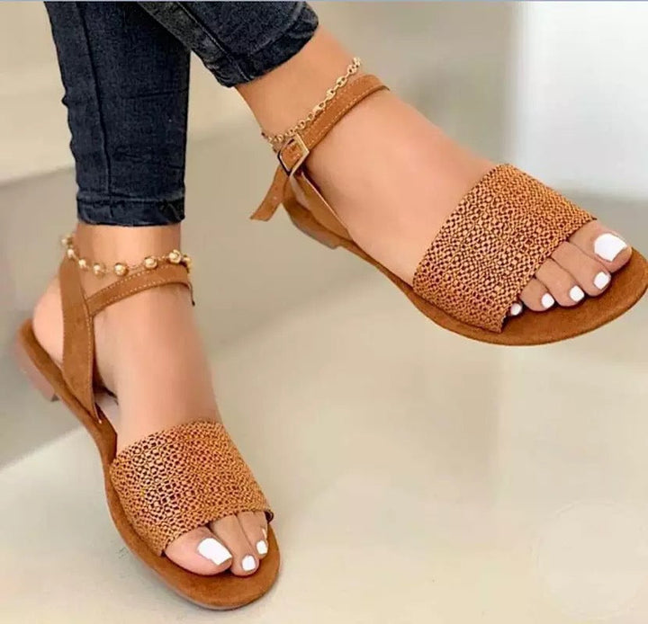 Damen nan flache Sandalette mit breiter Strassbandage und verstellbarem Knöchelriemen Drune