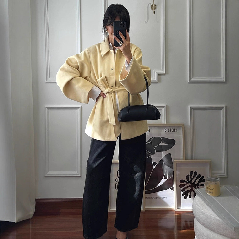 Damen Kurzmantel mit Bindegürtel, kastiger Oversize‑Silhouette und weiten Ärmeln Drune