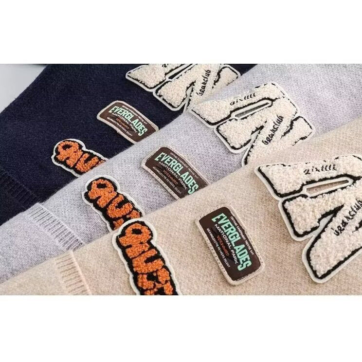 Damen Gemütliche Strickjacke mit bunten Applikationen Drune