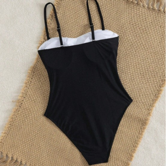 Damen Einteiliger Badeanzug mit raffiniertem Cut-Out und elegantem Ringdetail Drune