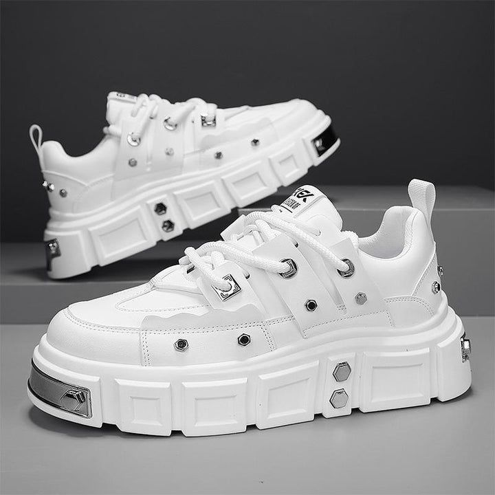 Damen Plateau-Sneaker mit dekorativen Metallnieten und strukturiertem Overlayer Drune