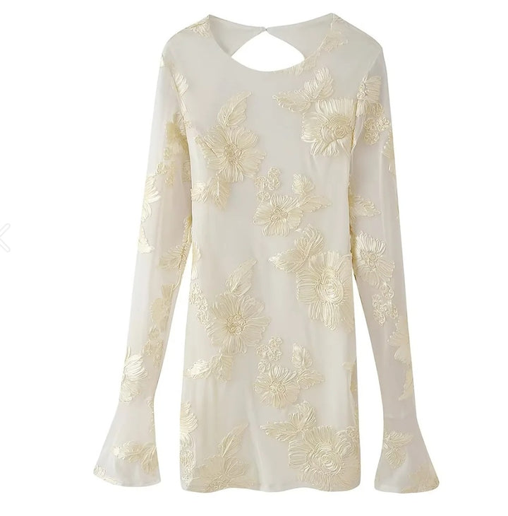 Damen 300+ Chiffonbluse mit floraler 3D Stickerei, Keyhole Rücken und ausgestellten Manschetten Drune