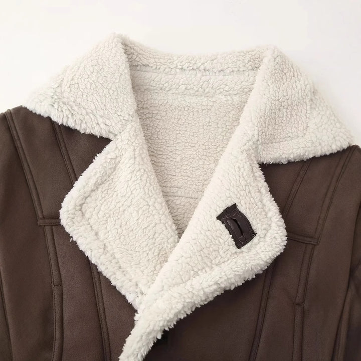 Damen nan kurze Fliegerjacke im Aviator‑Look mit Teddyfutter, großem Schalkragen und verstellbaren Manschetten Drune