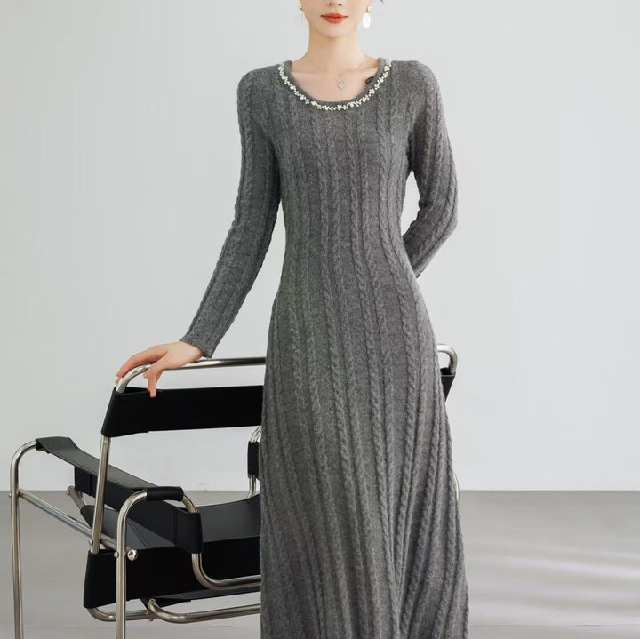 Damen Elegantes Strickkleid mit Zopfmuster und dekorativen Details Drune