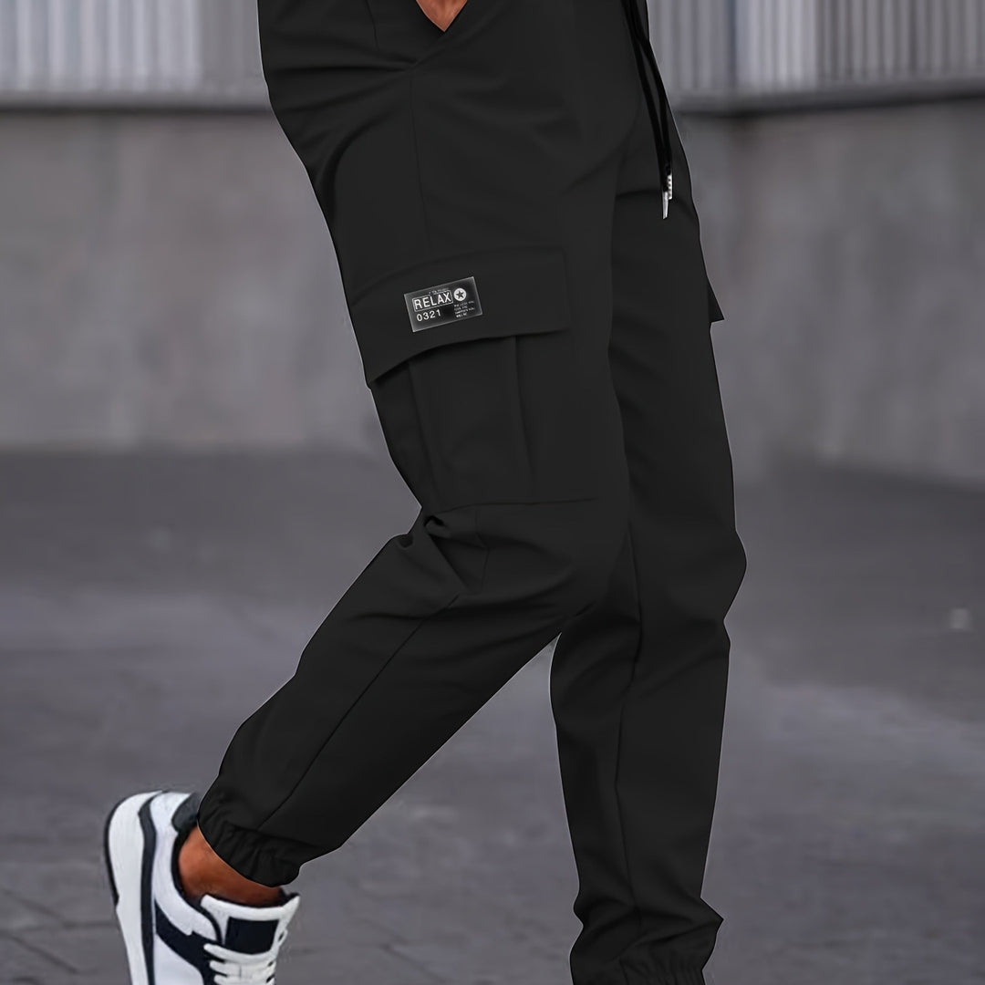 Herren Cargo-Jogginghose mit Tunnelzug, tapered Schnitt & aufgesetzten Klappentaschen Drune