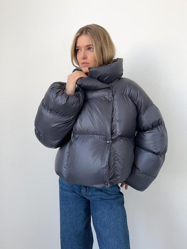 Damen extravagante Oversize Steppdaunenjacke mit extravoluminöser Kapuze Drune