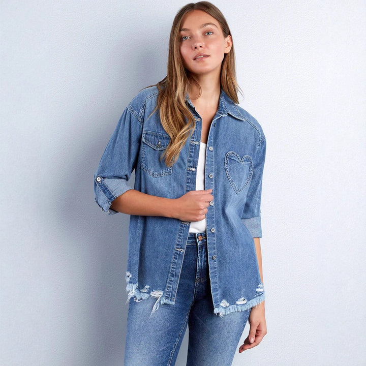 Damen nan lässige Denim-Hemdjacke Oversize mit aufgesetzten Brusttaschen, Herz-Stickdetail und ausgefranstem Saum Drune