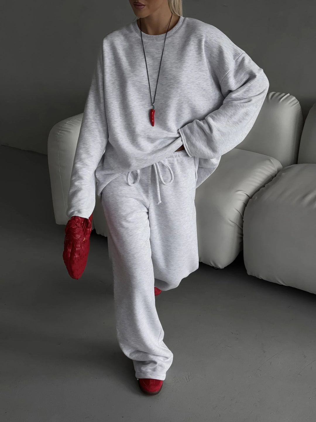 Damen kastiges Sweatstoff-Set mit weichem Rundhalsausschnitt und weiter Kordelbundhose Drune
