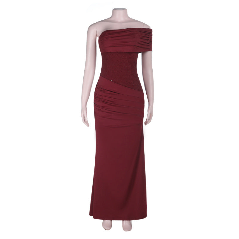 Damen Elegantes Abendkleid mit asymmetrischem Oberteil und figurformenden Raffungen Drune