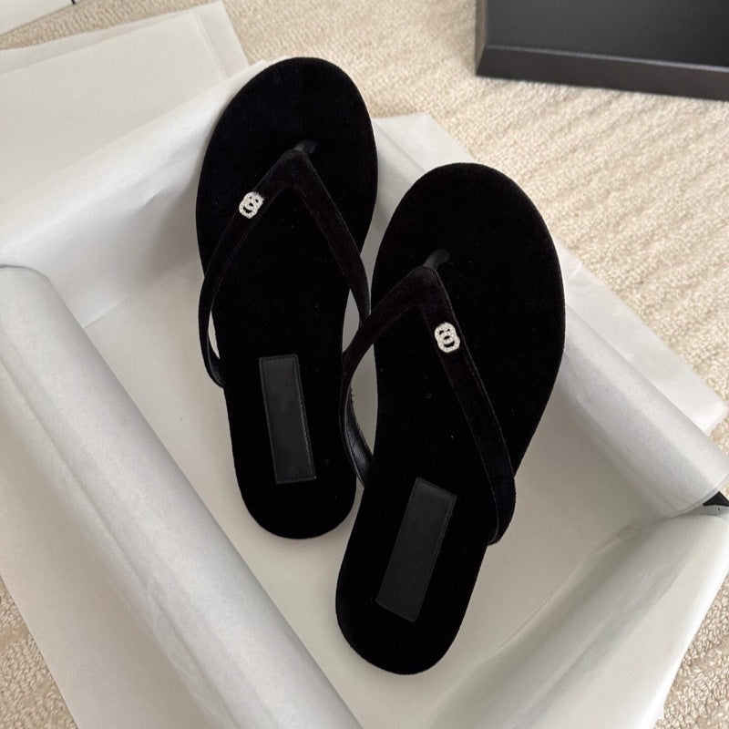 Damen Luxus Wildleder Flip Flops mit elegantem Dekor Drune