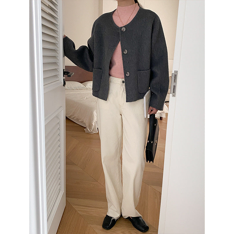 Damen weiche und modische Strickjacke mit klassischen Knopfdetails Drune