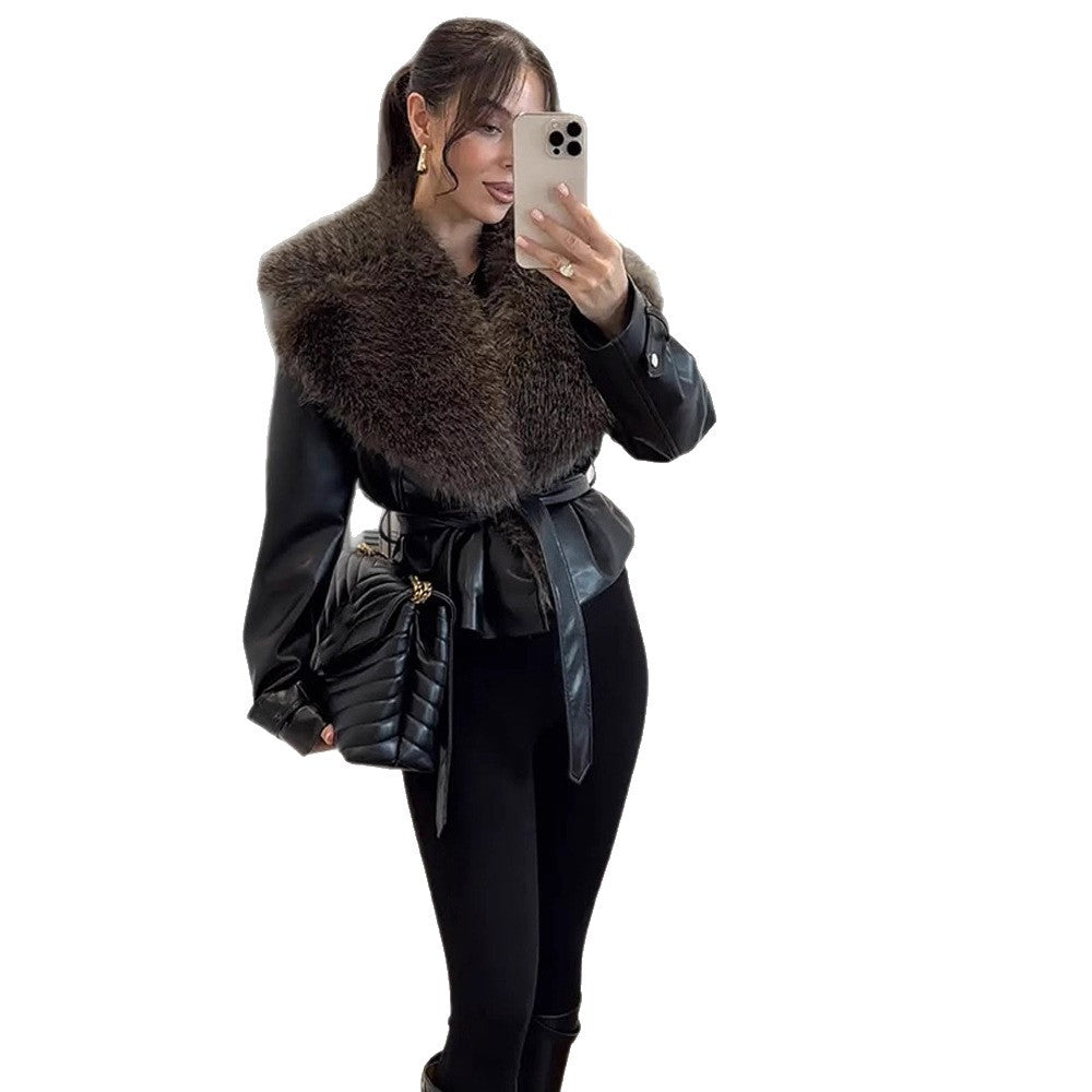 Damen taillierte Lederimitat-Jacke mit voluminösem Kunstfell-Schalkragen und Bindegürtel Drune
