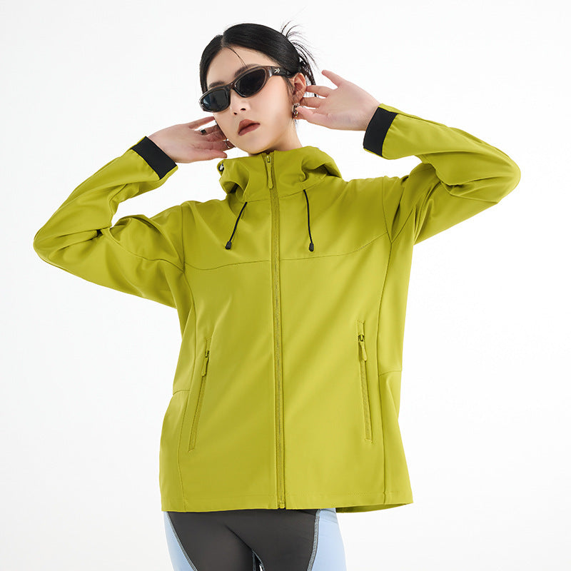 Damen Atmungsaktive Softshell-Regenjacke mit Kapuze, winddicht und minimalistischer Tech-Optik Drune