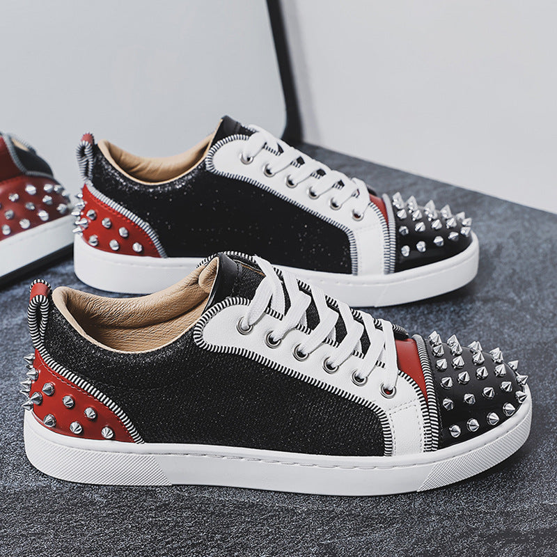 Damen glitzernder Low-Top Sneaker mit spitzem Nietenbesatz und gepolstertem Lederfutter Drune