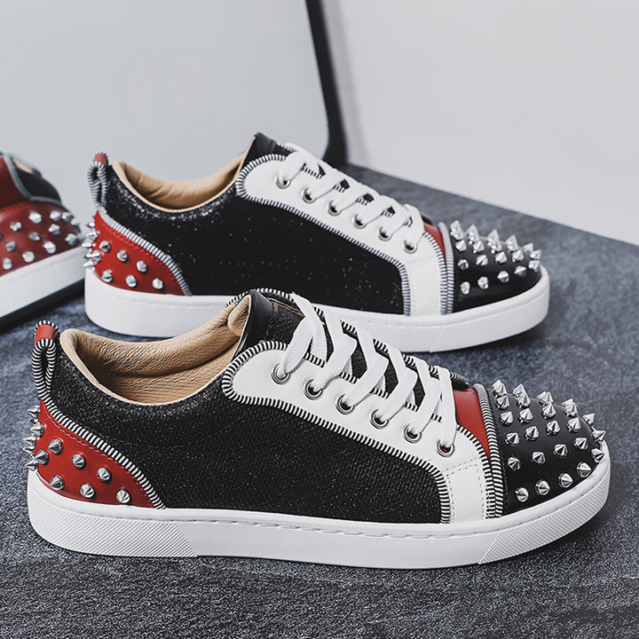 Damen glitzernder Low-Top Sneaker mit spitzem Nietenbesatz und gepolstertem Lederfutter Drune
