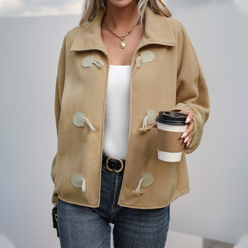 Damen Kurz geschnittene Teddy‑Fleece Jacke mit Knebelverschlüssen Drune