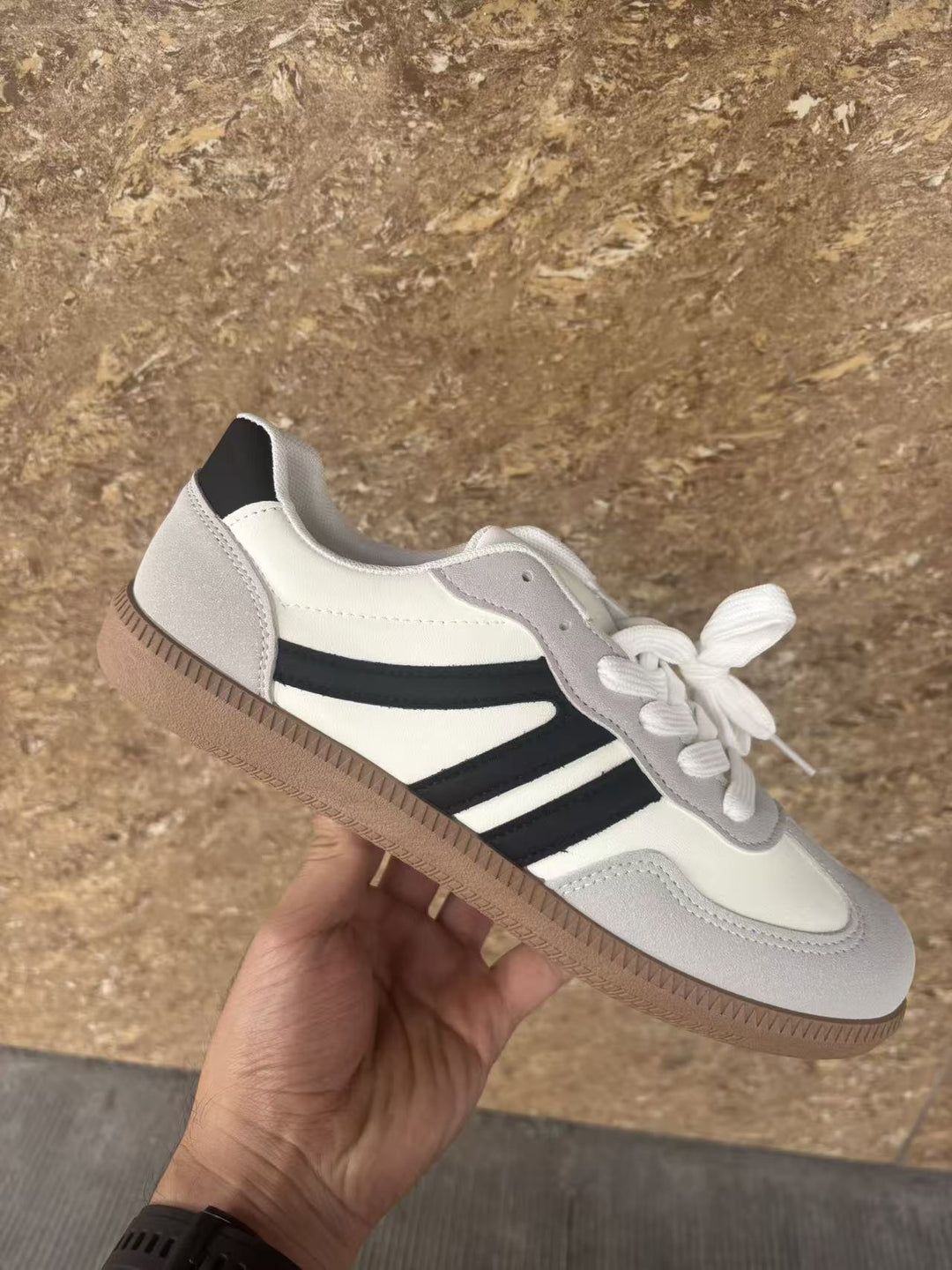 Damen Mary-Jane-Sneaker mit Klettverschluss und gepolstertem Komfortfußbett Drune