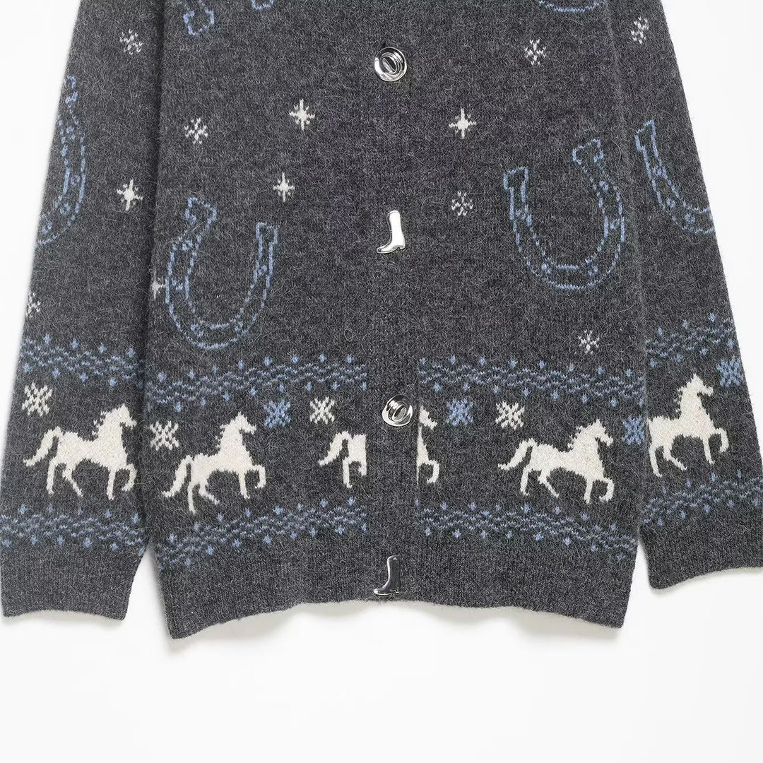 Damen nan Norweger-Strickcardigan mit Pferde- und Hufeisen‑Motiv und dekorativen Metallknöpfen Drune