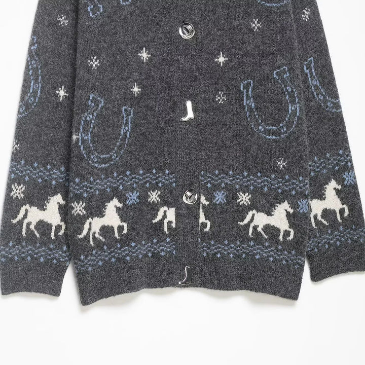 Damen nan Norweger-Strickcardigan mit Pferde- und Hufeisen‑Motiv und dekorativen Metallknöpfen Drune
