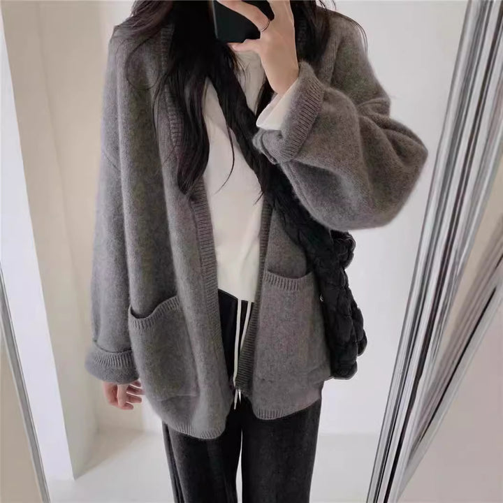 Damen Kuscheliger Strickcardigan mit tiefem V-Ausschnitt und aufgesetzten Taschen Drune