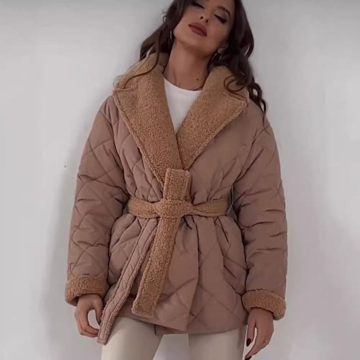 Damen Steppjacke mit Teddy-Futter Taillengürtel und großem Schalkragen Drune