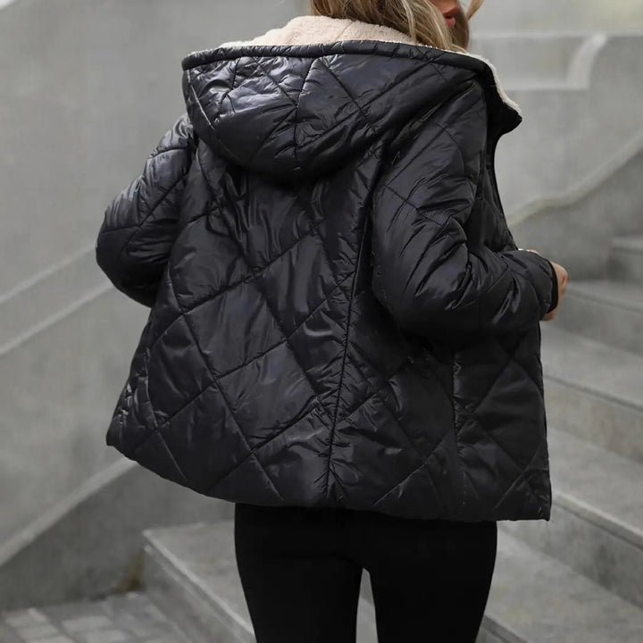 Damen Steppjacke mit Teddyfell-Innenfutter und Kapuze Drune