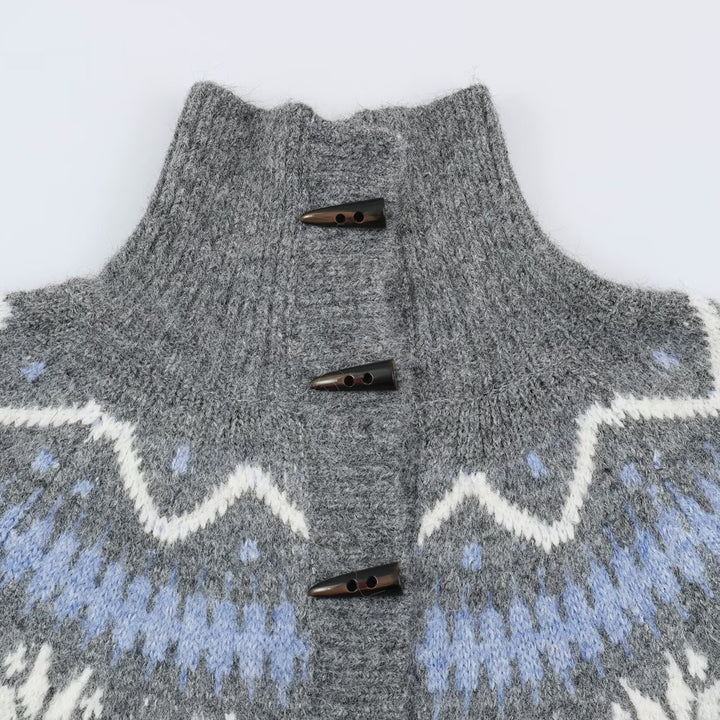 Damen Norweger-Strickjacke mit Stehkragen und Holzknopfverschlüssen Drune