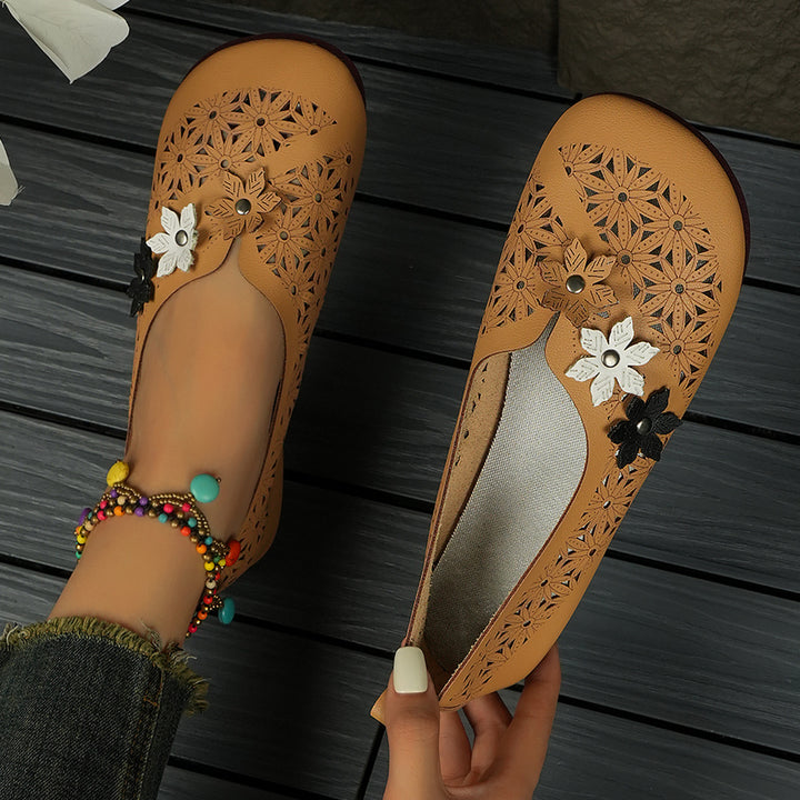 Damen nan flache Ballerina-Pantoffel mit Laserperforation und dreidimensionaler Blumenapplikation Drune