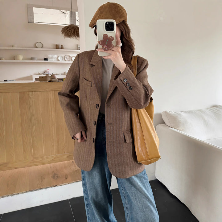Damen Oversize-Tweedblazer mit Fischgrätmuster, markanter Schulterlinie und Pattentaschen Drune
