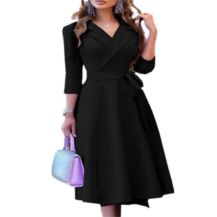 Damen Wickelkleid mit floralem Design und elegantem Kragen Drune