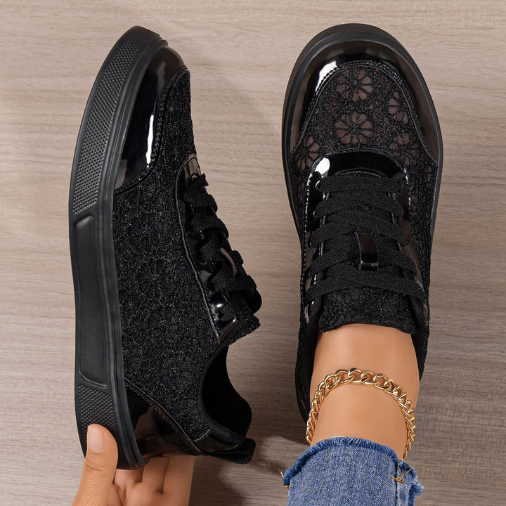 Damen Sneakers mit filigraner Spitzenoptik und dämpfender Sohle Drune