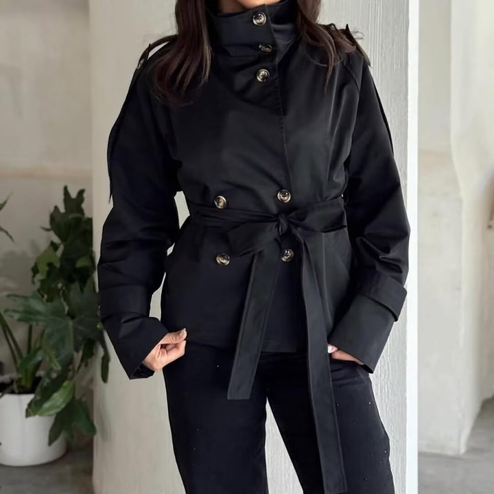 Damen Kurzjacke im Marineinspirierten Doppelreiher mit Stehkragen, Zierknöpfen und Bindegürtel Drune