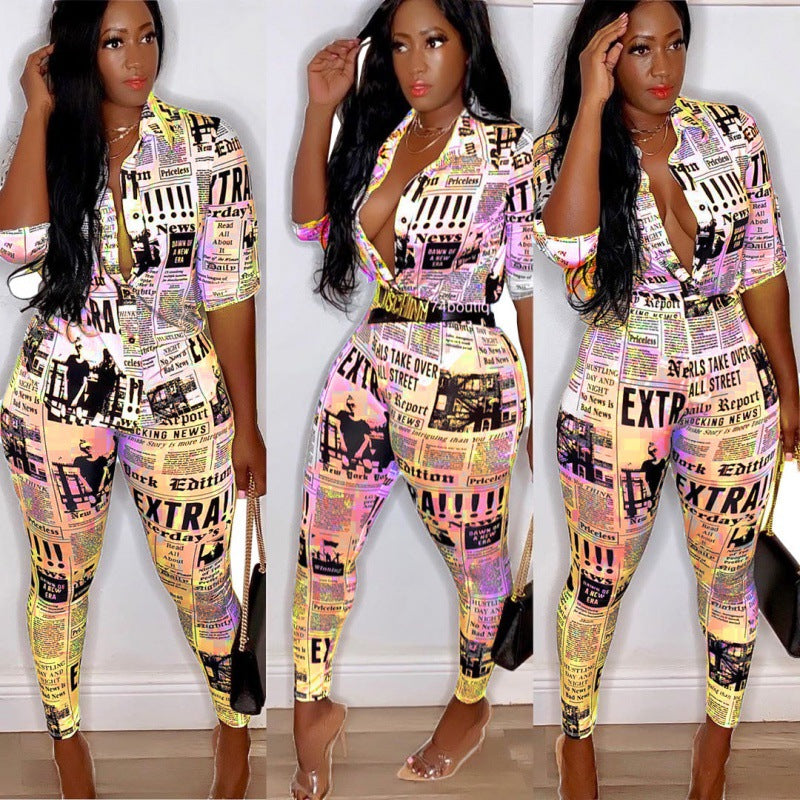 Damen figurbetonter Jumpsuit mit Zeitungsprint und tailliertem Hemdkragen Drune
