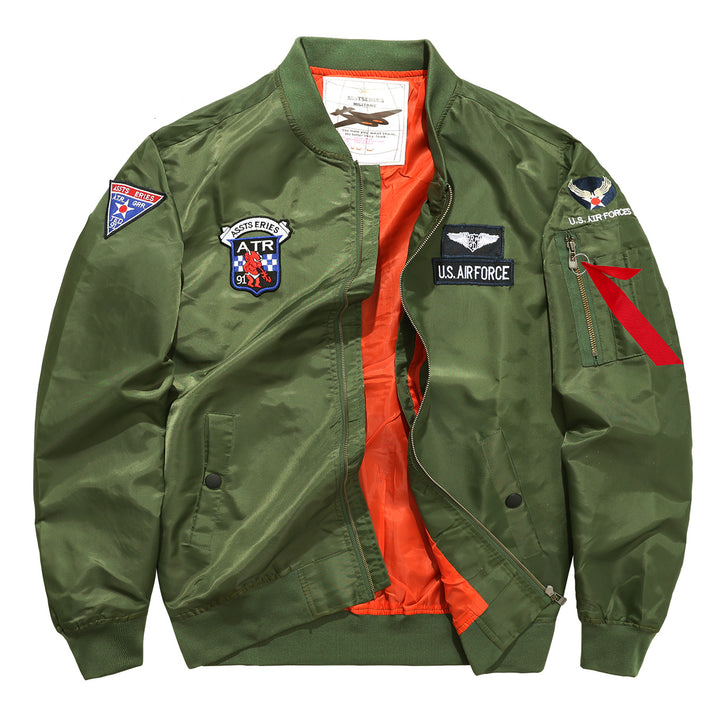 Männlicher  von Flugzeugen inspirierter Bomberjacke mit Kontrastfutter und Reißverschlussärmel mit Utility-Tasche Drune