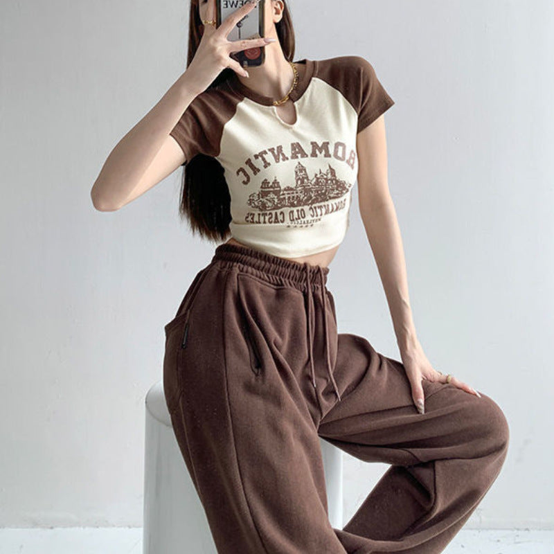 Damen cropped T-Shirt mit einzigartigem Ausschnitt und fröhlichem Grafikdesign Drune