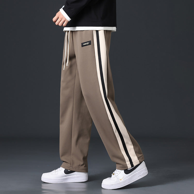 Herren Weite Sporthose mit seitlichen Streifen