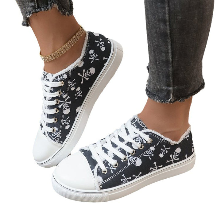 Damen lässiger Plateausneaker mit Totenkopf-Print, fransigem Canvasrand und verstärkter Zehenkappe Drune