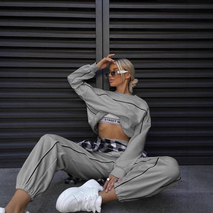 Damen cropped Sweatset mit weitem Arm, hochtaillierter Jogginghose und kontrastpaspeln Drune