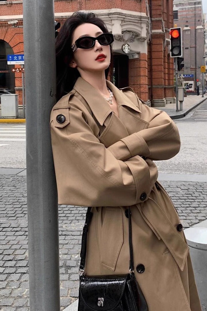 Damen Moderner Boxy-Trenchcoat mit markanter Schulterpartie und Taillengürtel Drune