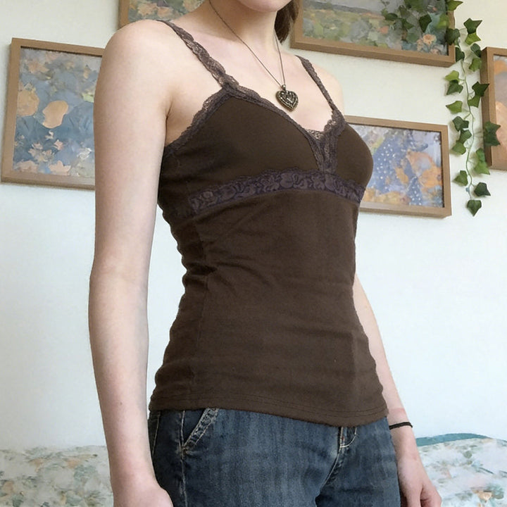 Damen Spitzenbody mit zarten Trägern und romantischen Rüschendetails Drune