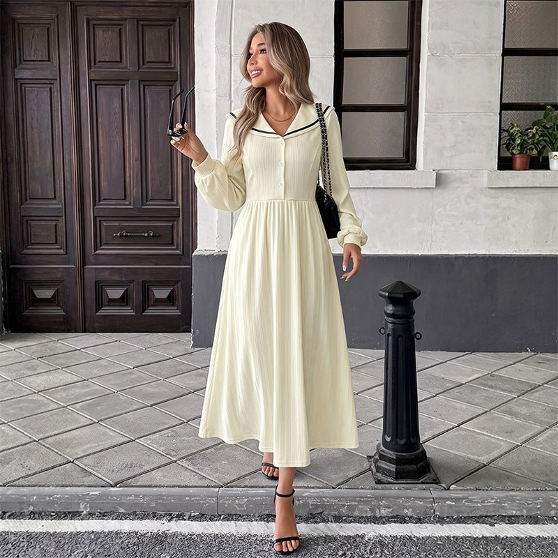 Damen Langarm Maxikleid mit kontrastierenden Knopfdétails Drune