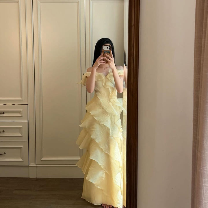 Damen Maxi-Kleid mit elegantem Wasserfall-Rüschendesign und off-shoulder Trägern Drune