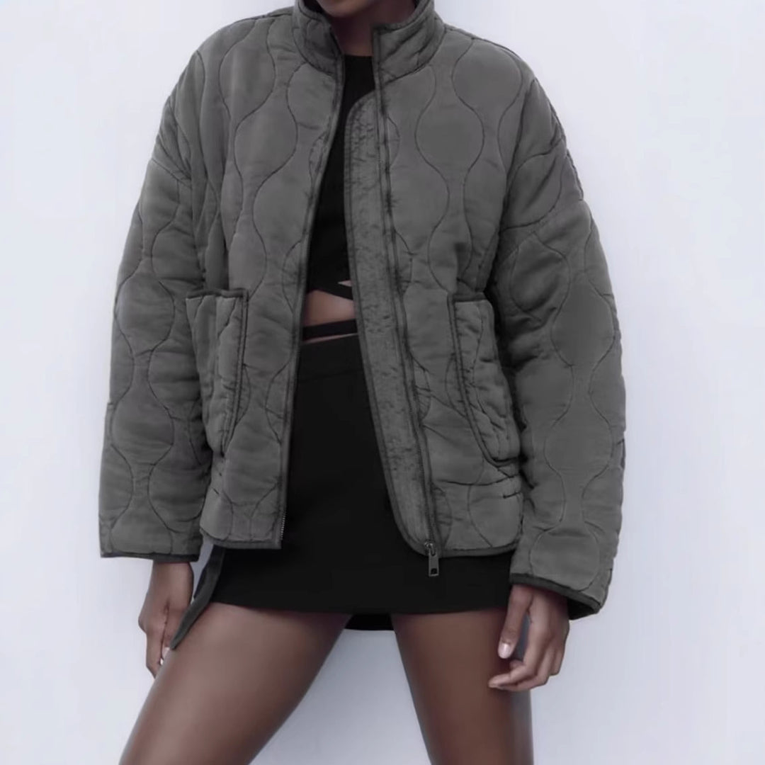 Unisex Stepp-Überjacke mit Stehkragen, aufgesetzten Taschen und Kordelzug Drune